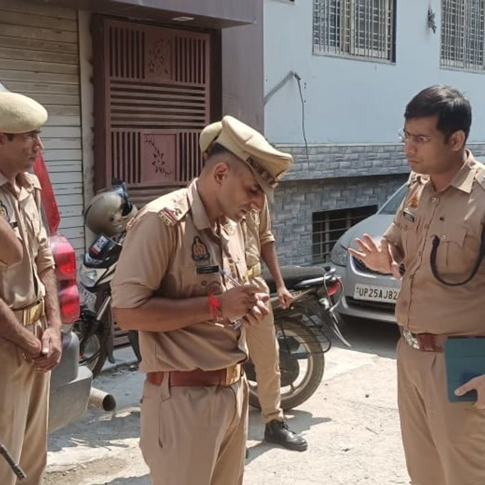 72-घंटे…घर-से-बाहर-नहीं-निकली-दिशा-पाटनी-की-बहन:पुलिस-ने-2000-कैमरे-देखे,-लोकल-बदमाशों-से-पूछताछ;-दहशत-में-पूरा-परिवार