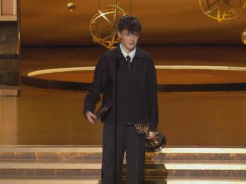 एमी-अवॉर्ड्स-2025:’द-स्टूडियो’-ने-13-अवॉर्ड्स-जीतकर-बनाया-रिकॉर्ड,-बेस्ट-सपोर्टिंग-एक्टर-अवॉर्ड-जीतकर-15-साल-के-ओवेन-कूपर-बने-सबसे-युवा-विनर