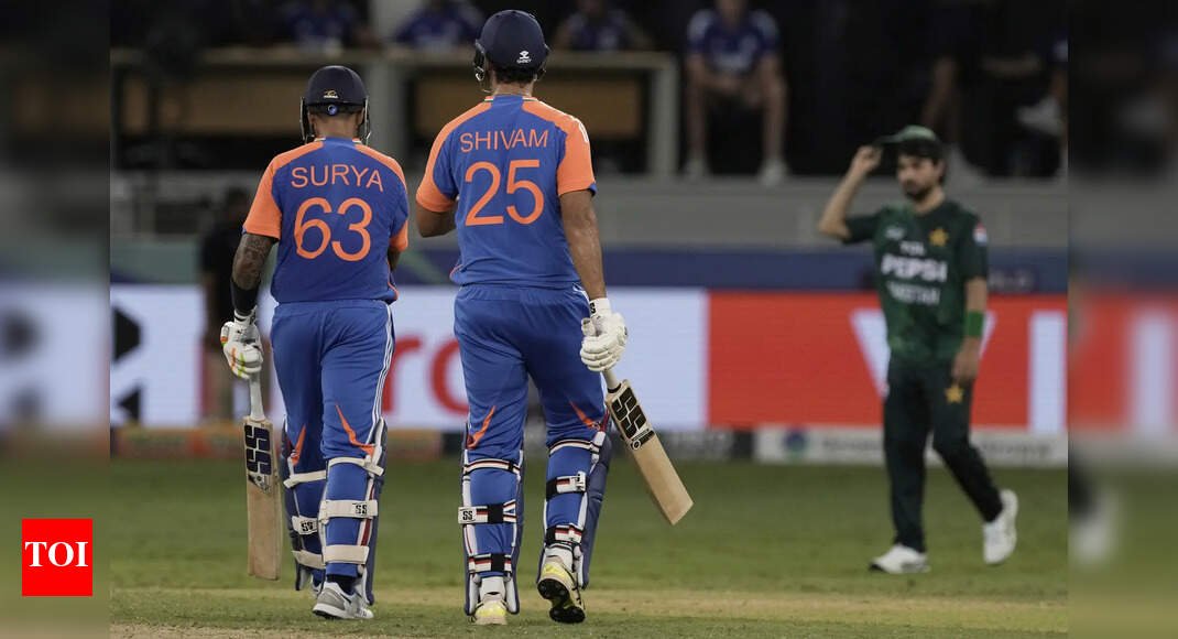india-pakistan-asia-cup-clash-ends-without-handshake,-tension-overshadows-dubai-showdown