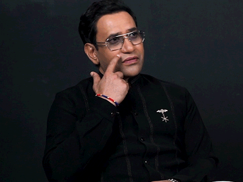 अजेय-पॉलिटिकिल-नहीं-बल्कि-बदलाव-की-कहानी:निरहुआ-बोले-सीएम-योगी-को-फिल्म-दिखाने-की-हिम्मत-नहीं,-लोगों-को-मुख्यमंत्री-के-जीवन-से-प्रेरणा-मिलेगी