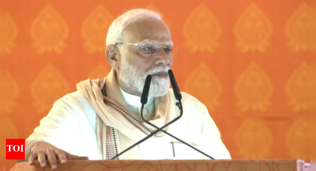 ‘infiltrators-have-to-go’:-pm-targets-cong,-rjd;-hails-role-of-‘mothers-&-sisters’
