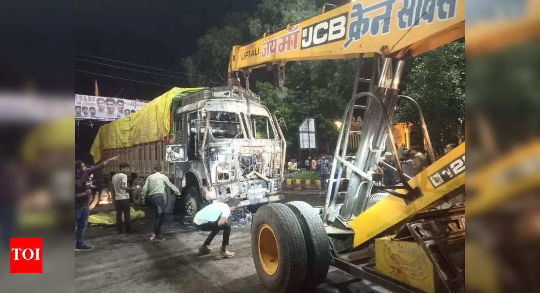 truck-runs-over-people-in-indore,-set-ablaze-by-mob;-2-dead,-several-injured