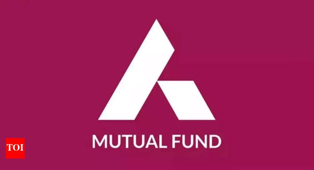 ex-axis-mf-fund-mgr-pays-rs-86l,-case-shut