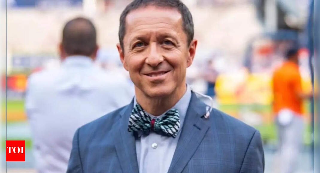 mlb-reporter-ken-rosenthal-apologizes-after-a-viral-collision-incident-with-the-milwaukee-brewers-cameraman