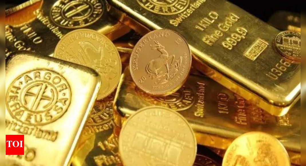 gold-rate-today:-october-futures-cross-rs-1.10-lakh-per-10-gm;-fed-rate-cut-hopes-and-weak-dollar-fuel-demand