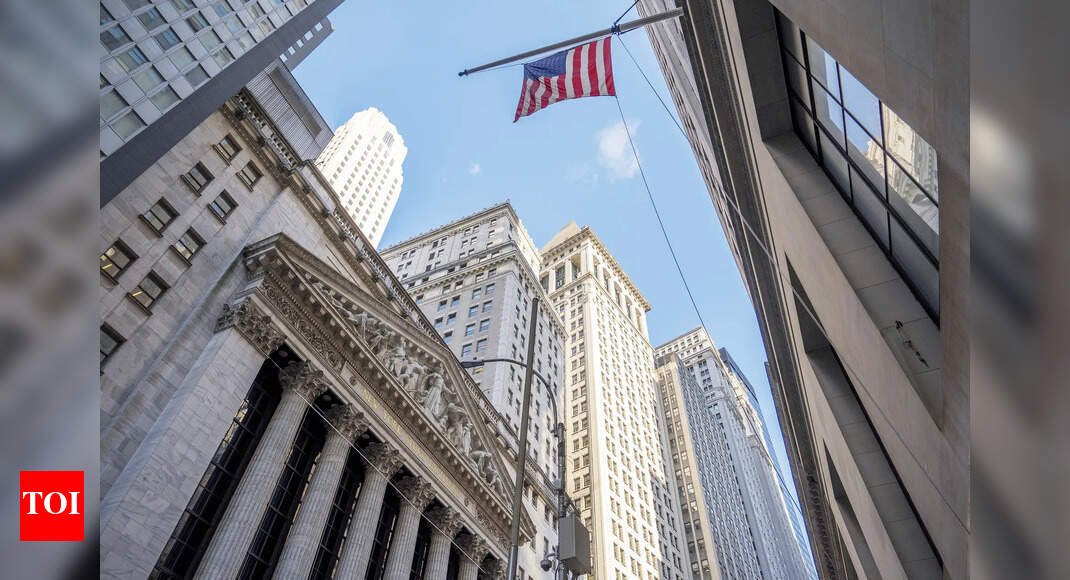us-stocks-today:-wall-street-trades-mixed-ahead-of-fed-meeting;-dow-jumps-over-270-points,-s&p-remains-flat
