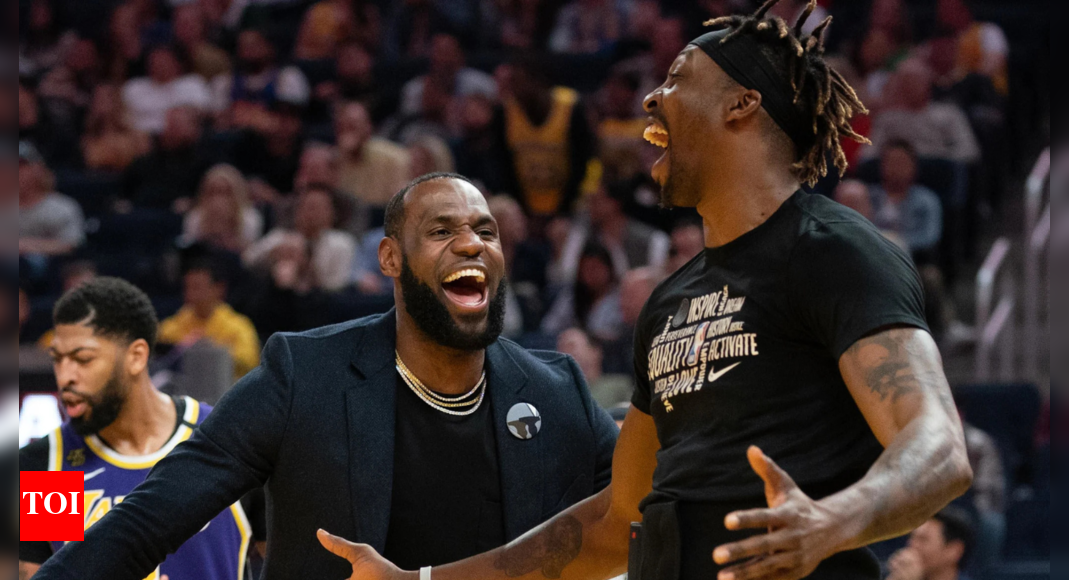 “this-should-have-been-his-moment”:-lebron-james’-presence-at-dwight-howard’s-hall-of-fame-moment-sparks-a-heated-debate