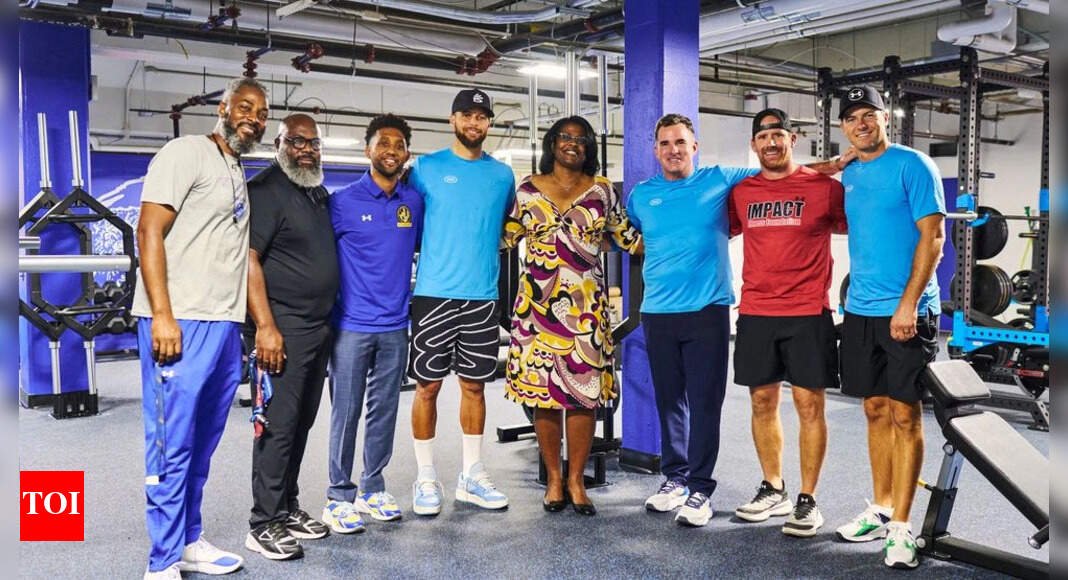 pro-golfer-jordan-spieth-joins-nba-star-stephen-curry-for-“armour-day”-event-in-baltimore