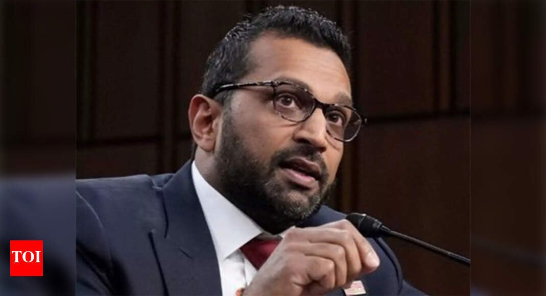 ‘i’ll-do-it’:-fbi’s-kash-patel-to-‘probe’-trump-epstein-birthday-note;-trouble-ahead-for-us-president?