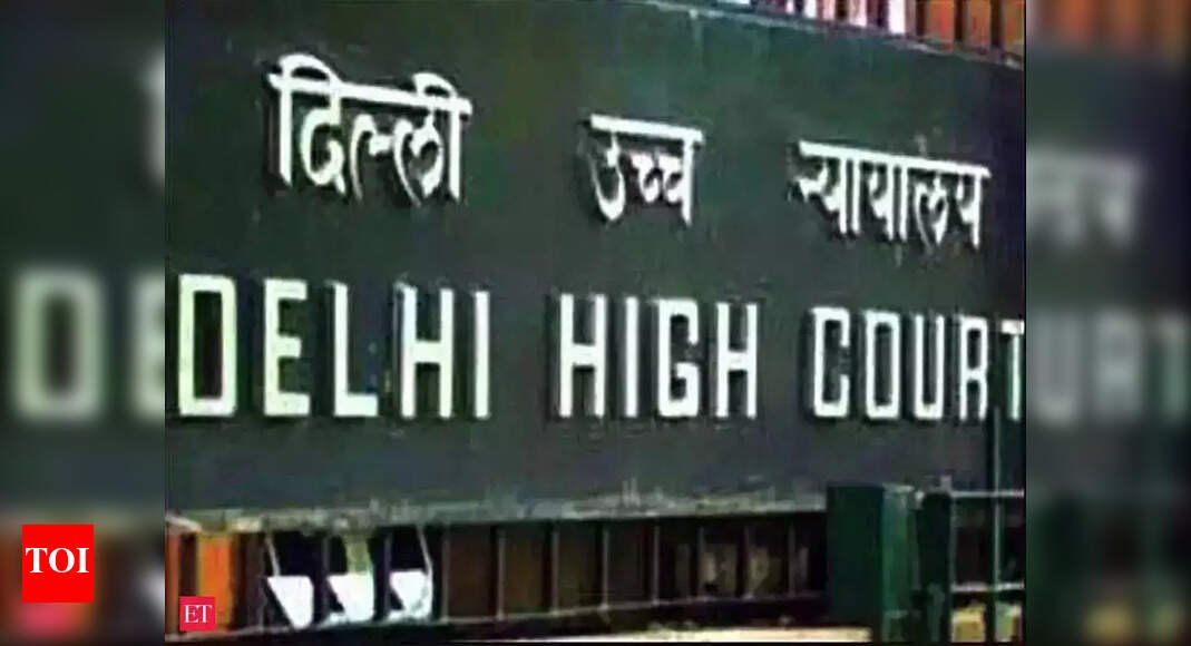 delhi-hc-bars-students-with-less-than-75%-attendance-from-contesting-du-elections