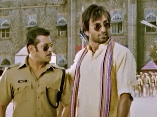 दंबग-में-सोनू-सूद-से-इनसिक्योर-थे-सलमान-खान:अभिनव-कश्यप-बोले-कटरीना-के-समझाने-पर-माने;-कुछ-दिन-पहले-ही-एक्टर-को-कहा-था-गुंडा