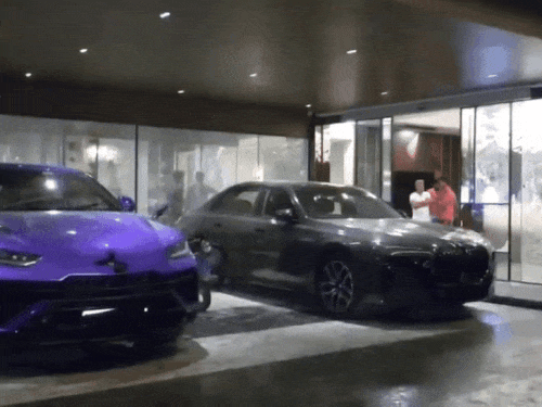 गुरुग्राम-में-बिल्डर-ऑफिस-पर-30-राउंड-फायरिंग:शीशे-लग्जरी-गाड़ियां-टूटी,-बॉलीवुड-सिंगर-पर-हमला-करने-वाला-गैंगस्टर-बोला-पैसा-दो,-वरना-अंजाम-भुगतो