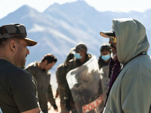 सलमान-खान-ने-पूरी-की-‘बैटल-ऑफ-गलवान’-की-शूटिंग:डायरेक्टर-अपूर्व-लाखिया-ने-शेयर-किए-शूटिंग-के-पीछे-के-मोमेंट्स,