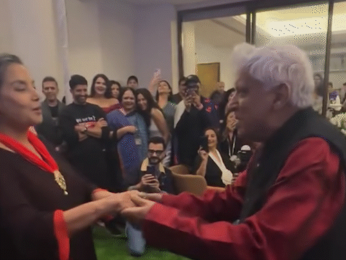 75वें-बर्थडे-पर-जमकर-थिरकीं-शबाना-आजमी:पति-जावेद-अख्तर-संग-प्रिटी-लिटिल-बेबी-पर-किया-डांस,-सेलिब्रेशन-में-उमड़ा-बॉलीवुड