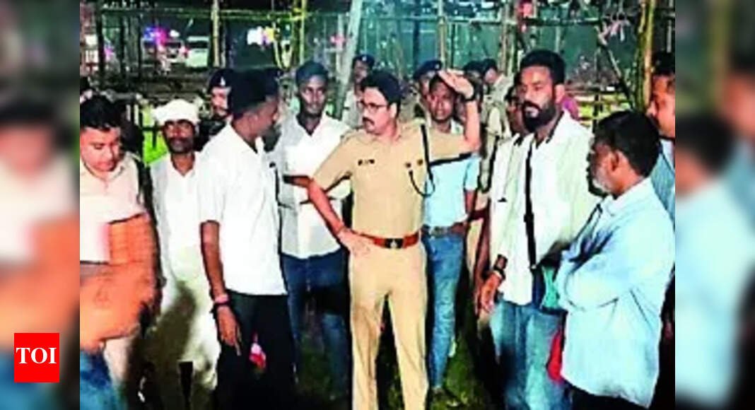 widen-entry,-exit-gates-for-crowd-control,-bokaro-sp-tells-durga-puja-organizers