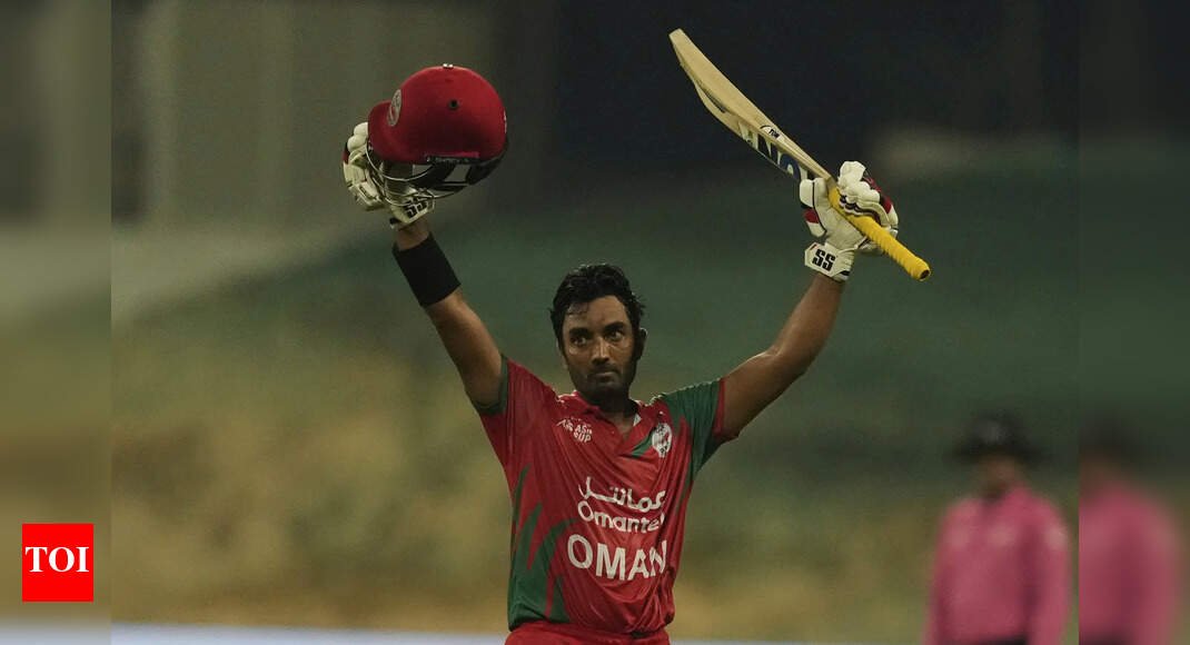 who-is-aamir-kaleem?-oman’s-43-yr-old-opener-who-battled-cramps-to-hit-fifty-vs-india