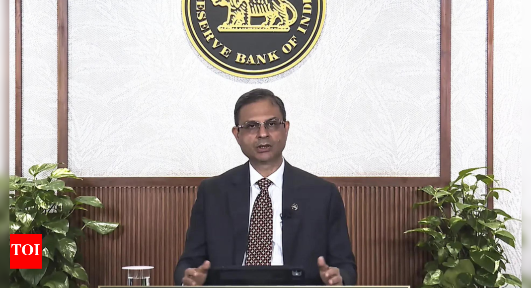 rbi-governor-tells-ccil-to-‘look-beyond’-rupee-dollar-trades