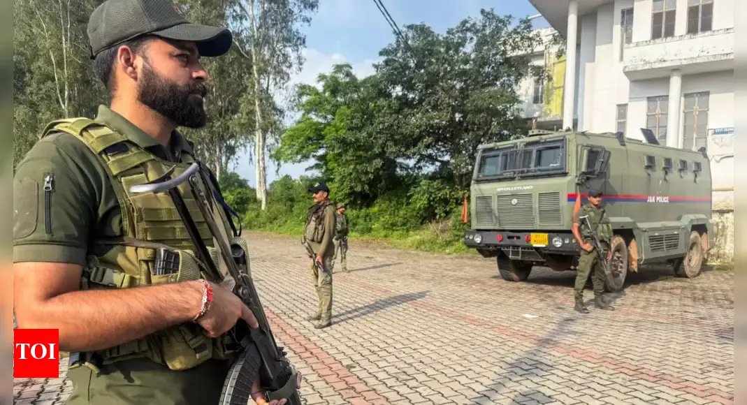 j&k:-soldier-killed-in-gunfight-in-udhampur;-hunt-for-terrorists-resumes