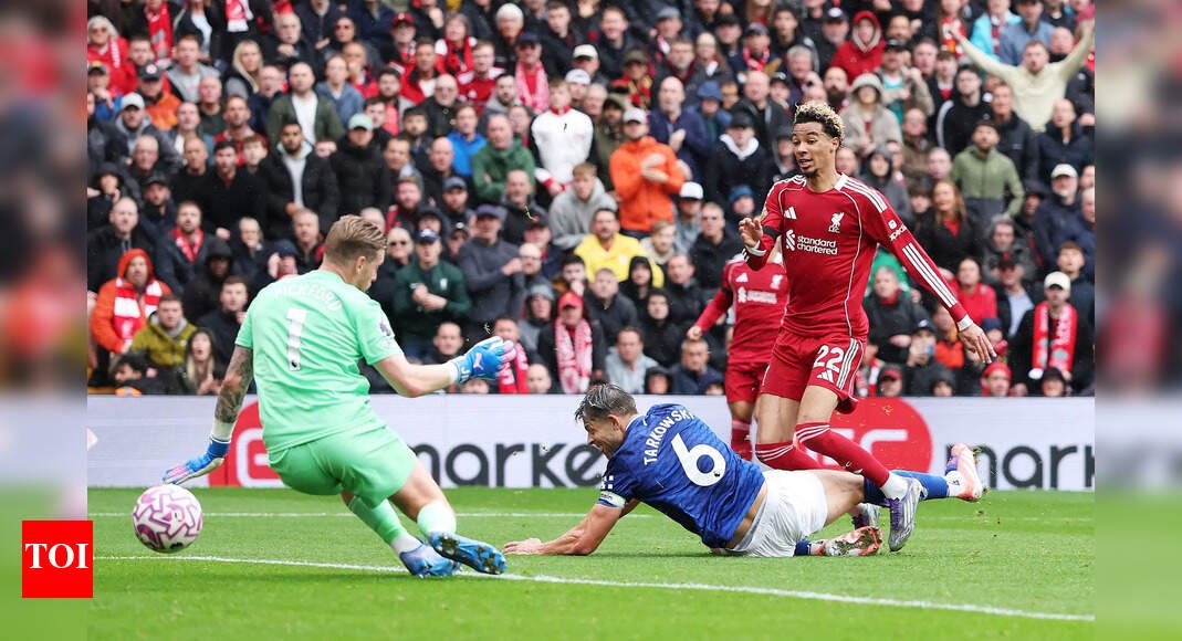 premier-league:-liverpool-down-everton-to-maintain-perfect-start