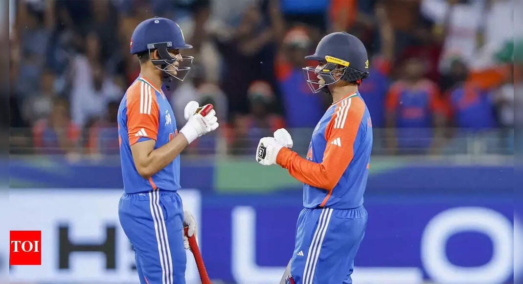 ahead-of-india-vs-pakistan-clash,-abhishek-sharma-turns-mentor-for-friend-shubman-gill