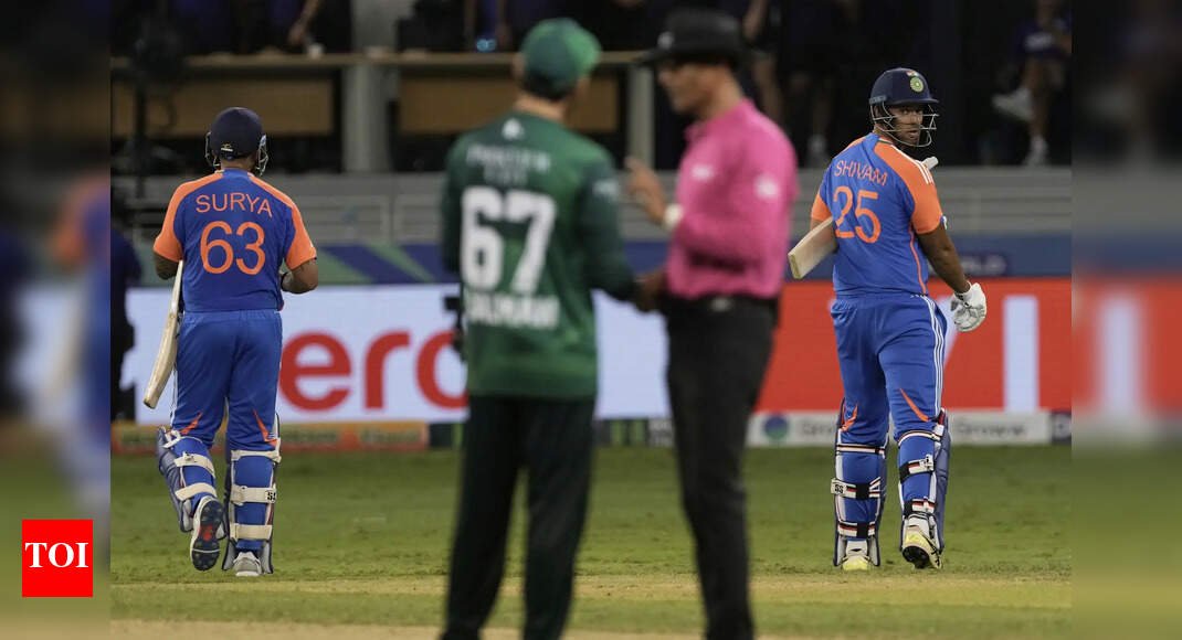 shocking!-psl-franchise-omits-india-again-from-matchday-poster-again