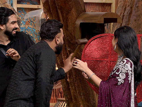 अमाल-मलिक-ने-तान्या-मित्तल-के-लिए-गाया-रोमांटिक-गाना:बोले-‘मैं-तुमसे-इश्क-करने-की-इजाजत…’,-शरमा-गईं-इंफ्लुएंसर