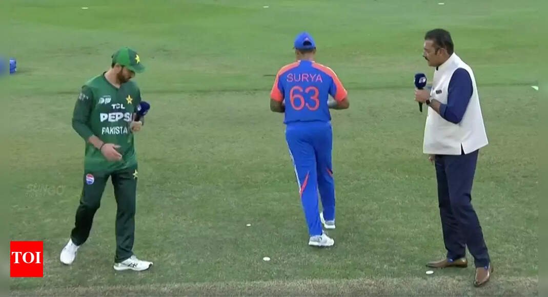 ind-vs-pak:-‘how-is-the-mood?’-–-shastri-asks-pakistan-captain-at-toss