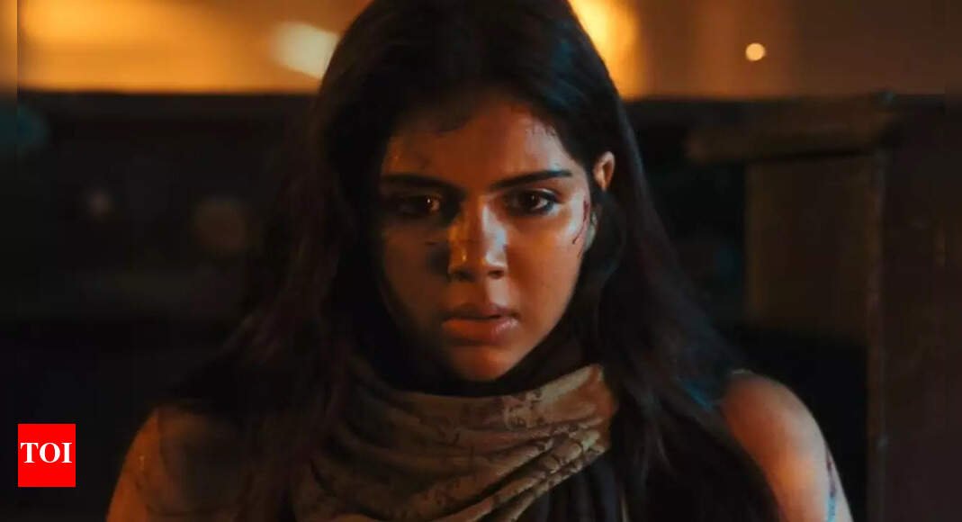 ‘lokah-chapter-1-–-chandra’-box-office-collection-day-25:-kalyani-priyadarshan-starrer-superhero-film-inches-close-to-cross-140-crore-mark