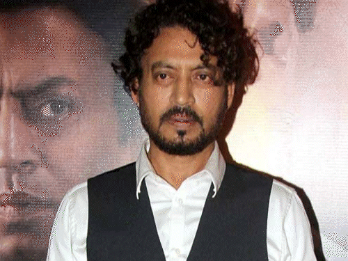 इरफान-खान-ने-नसीरुद्दीन-शाह-ओम-पुरी-को-दी-थी-गाली:रिटेक-से-हो-गए-थे-गुस्सा,-दीपक-डोबरियाल-ने-बताया-मकबूल-की-शूटिंग-का-किस्सा