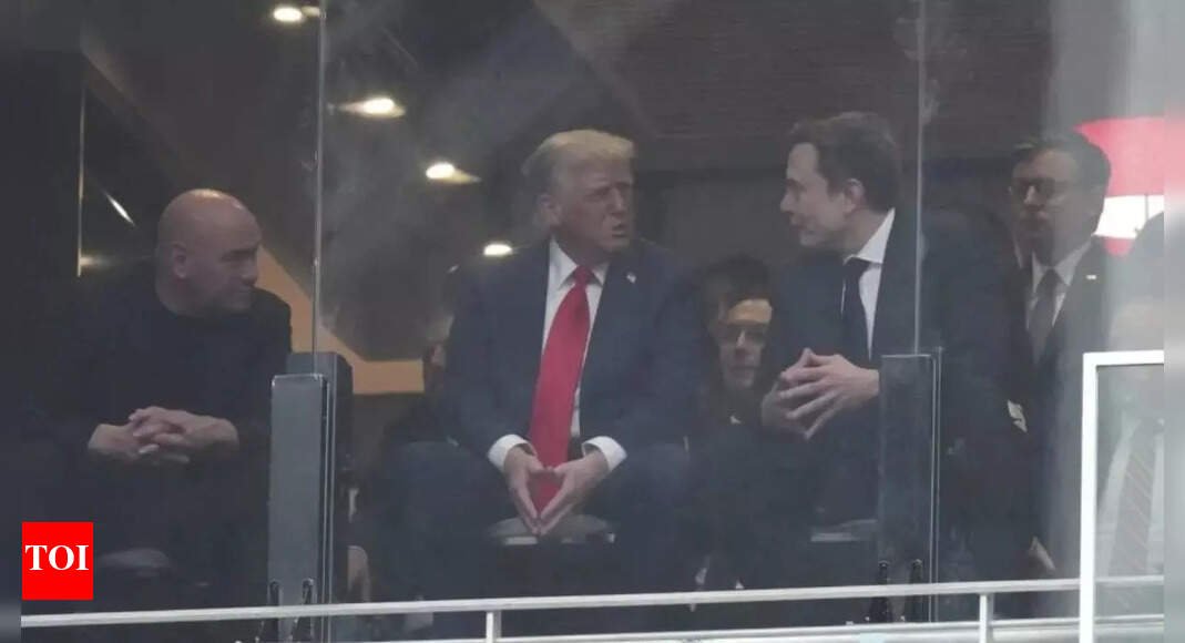 musk-makes-‘pyramid-hand-symbol’-at-charlie-kirk-memorial-service-–-here’s-what-it-means