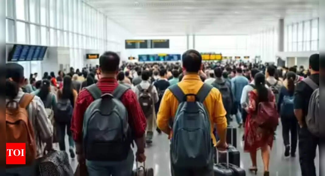 sudden-h-1b-visa-fee-hike-sparks-anxiety,-leaves-indian-techies-stranded-in-transit