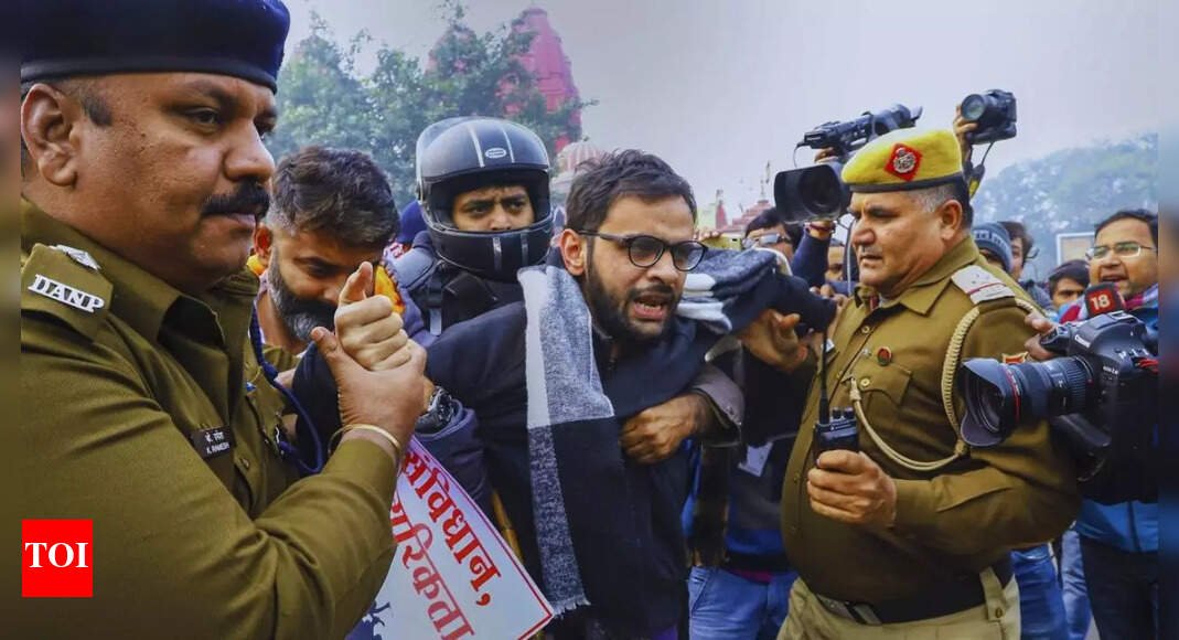 delhi-riots-case:-sc-notice-on-umar-khalid,-sharjeel’s-bail-plea