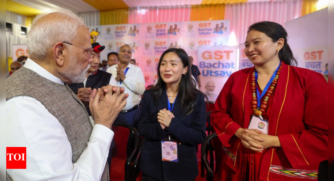 ‘gst-bachat-utsav’:-pm-modi-interacts-with-traders-and-entrepreneurs-in-tripura