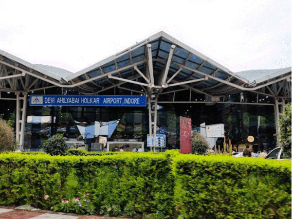 rat-bites-passenger-at-indore-airport:bhopal-man-denied-immediate-medical-care;-receives-rabies-injection-in-bengaluru
