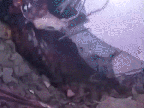 indore-building-accident-trapped-woman-under-debris:she-stayed-stuck-for-3-hours-after-house-collapsed-while-residents-rushed-to-rescue-her