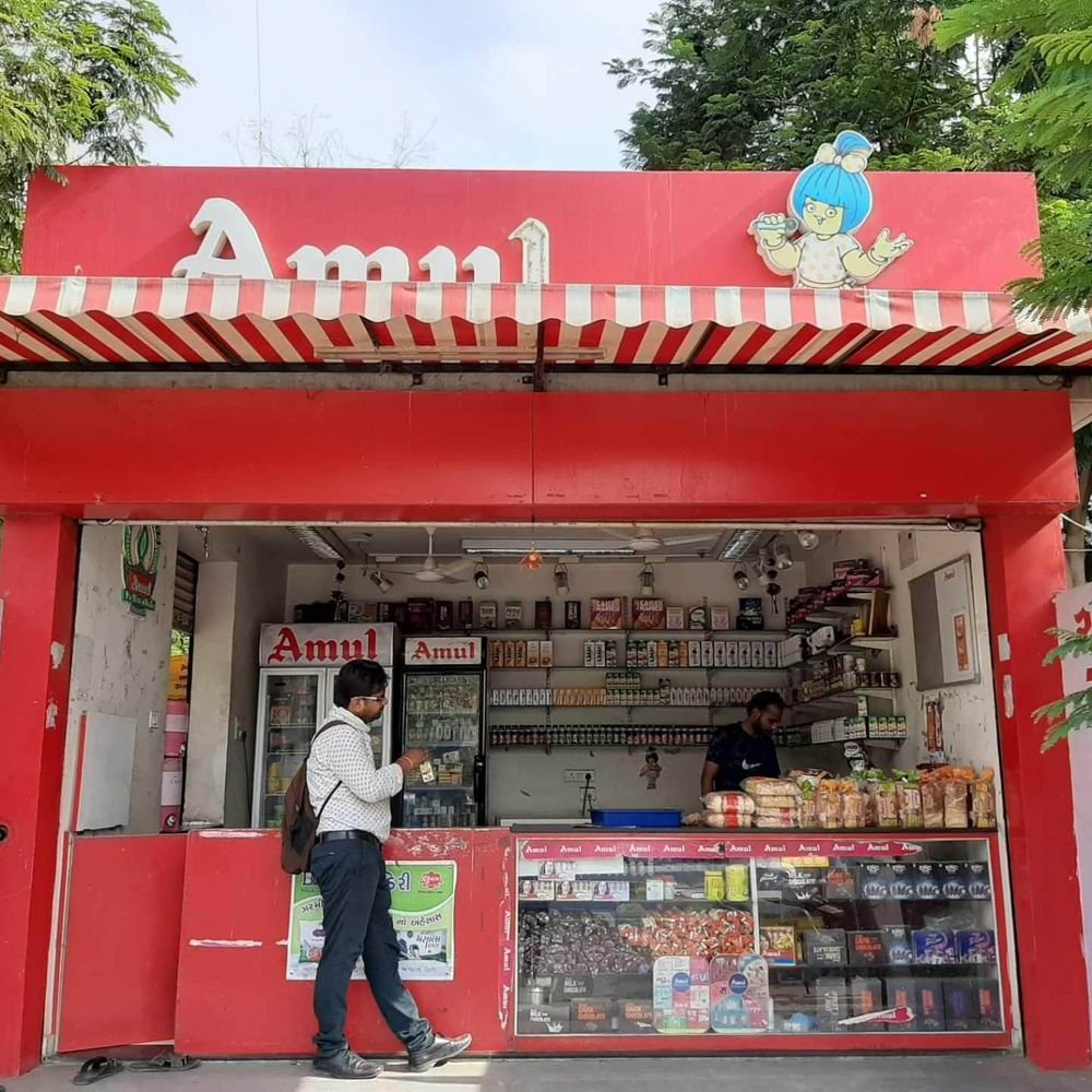 amul-cuts-prices-of-700-products-after-gst-revision:one-litre-ghee-price-drops-by-₹40;-new-rates-effective-from-september-22