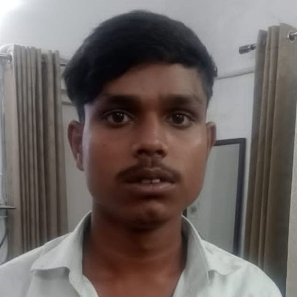 2-who-snatched-cell-phones-from-senior-cop-held:one-juvenile-accomplice-still-at-large;-recovered-units-valued-at-rs-1-lakh;-senior-officials-announce-reward-for-police-team