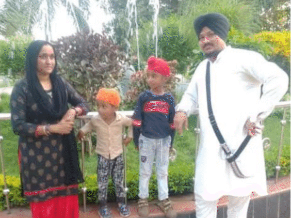 madhya-pradesh-family-killed-in-maharashtra-road-accident:husband,-wife-and-son-killed,-second-son-injured;-vehicle-set-ablaze-by-locals