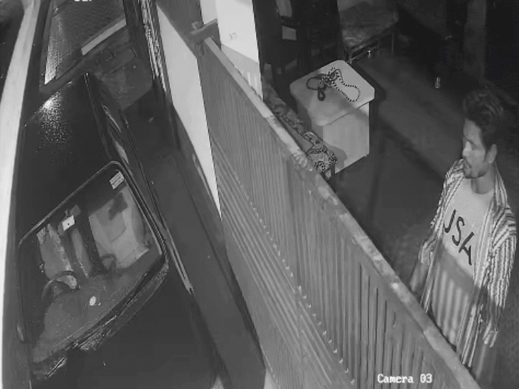 thieves-break-into-retired-govt-employee’s-house-in-arera-colony:make-away-with-2-domestic-gas-cylinders;-act-caught-on-camera,-cops-launch-manhunt