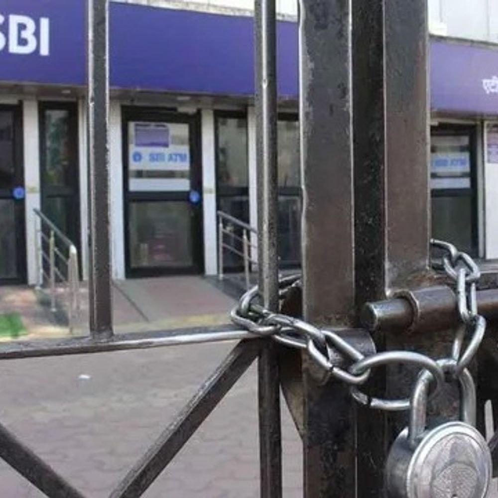 banks-to-remain-closed-for-21-days-in-october:operations-will-remain-closed-for-15-other-holidays-apart-from-4-sundays-and-2-saturdays-at-different-places