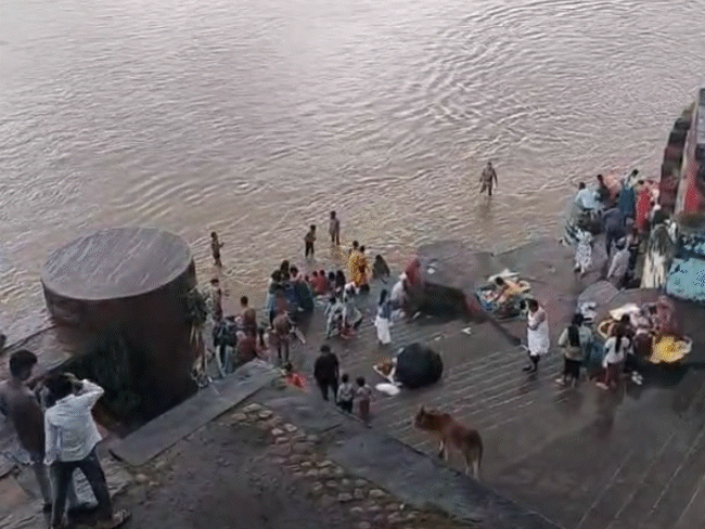 3-friends-drown-in-narmada-river-in-sehore’s-budhni:1-youth-saved,-2-still-missing;-sdrf-rescue-operation-underway