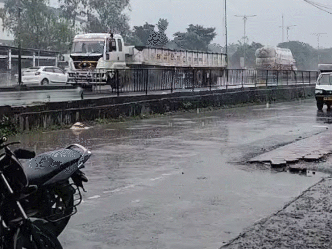 mp-experiences-widespread-rainfall-as-monsoon-trough-remains-active:yellow-alert-issued-in-all-districts-for-next-24-hours,-with-heavy-rain-expected-in-some-areas