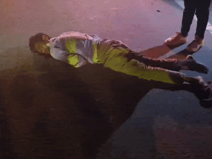 hospital-staff-ignore-injured-youth-for-1-hour:public-outrage-erupts-as-young-man-bleeds-on-stretcher-before-treatment-begins-in-bhind-hospital