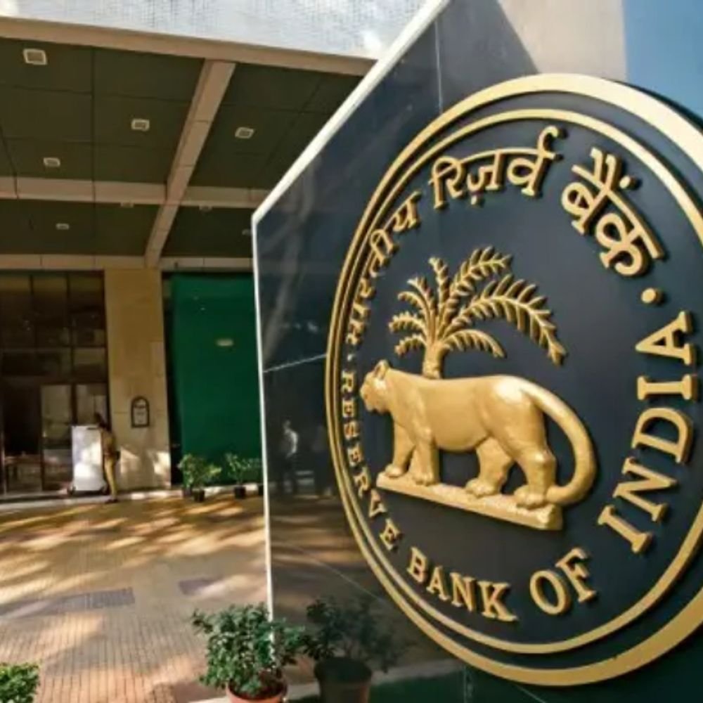 loans-may-become-cheaper-with-rbi’s-new-rules:taking-loans-on-gold-and-silver-will-also-be-easier,-proposal-to-update-credit-reports-every-week