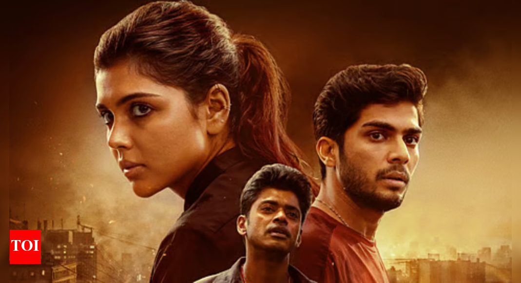 ‘lokah-chapter-1:-chandra’-box-office-collection-day-4:-kalyani-priyadarshan’s-superhero-film-inches-closer-to-rs-25-crore-mark-after-opening-weekend