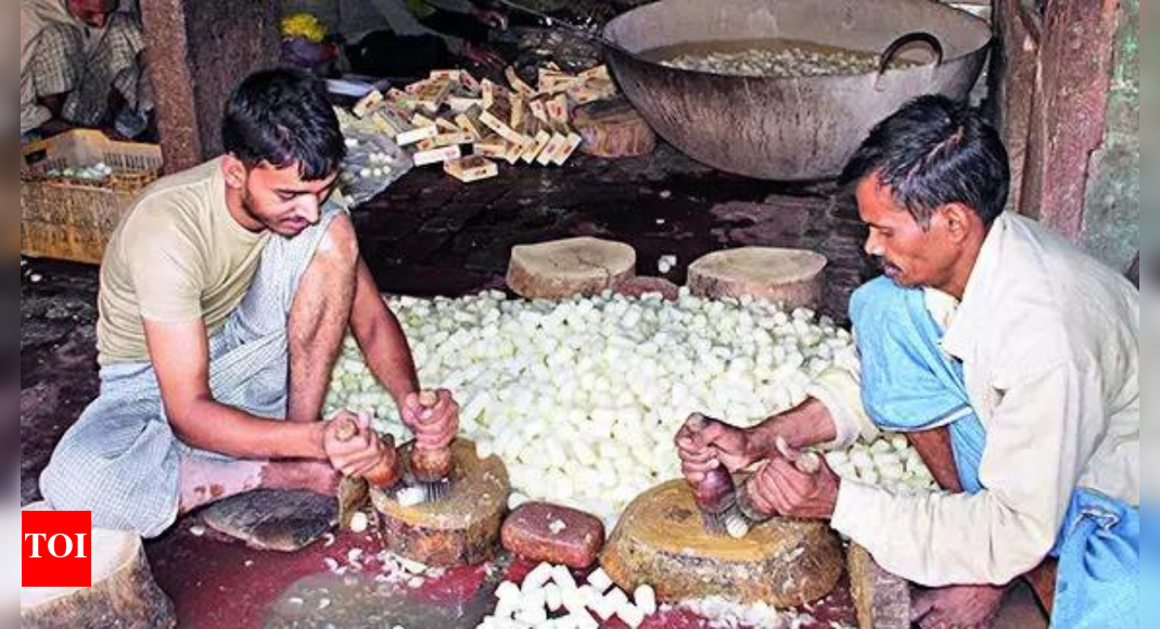 why-is-agra’s-rs-500-crore-petha-industry-facing-existential-crisis?