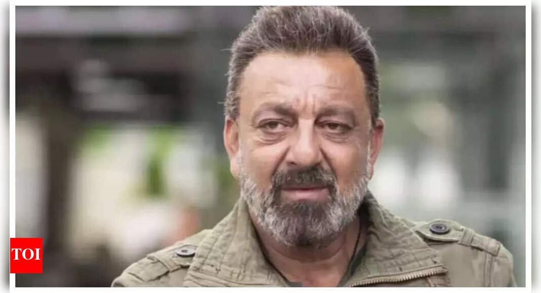 punjab-floods:-sanjay-dutt-extends-support;-netizens-praise-him-for-following-footsteps-of-his-dad-sunil-dutt