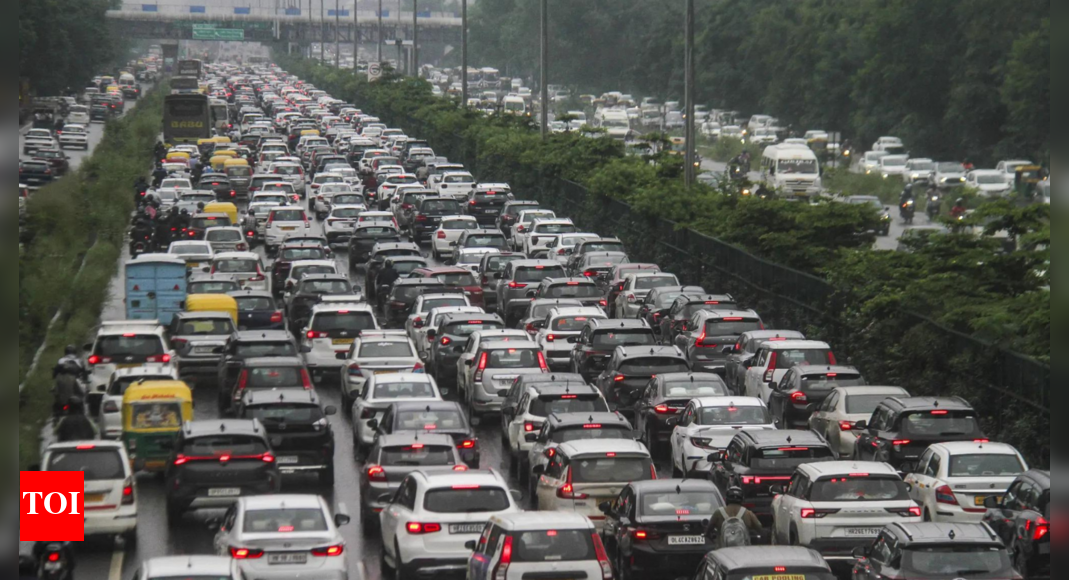delhi-ncr-rains:-gurugram-admin-issues-advisory-for-schools,-offices;-urges-online-working-mode
