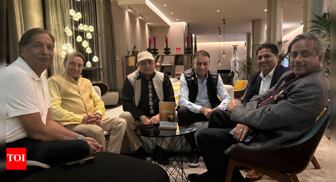 nri’s-raise-their-concerns-especially-investment-hurdles-with-congress-leader-shashi-tharoor-in-germany