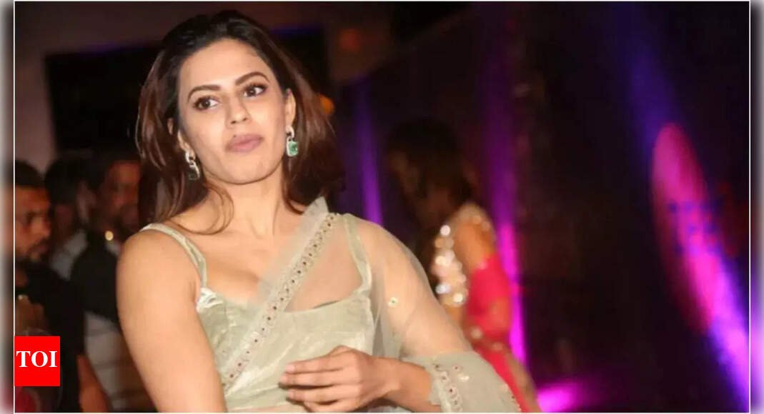 ranya-rao-gold-smuggling-case:-actor-imposed-with-rs-102-cr-penalty